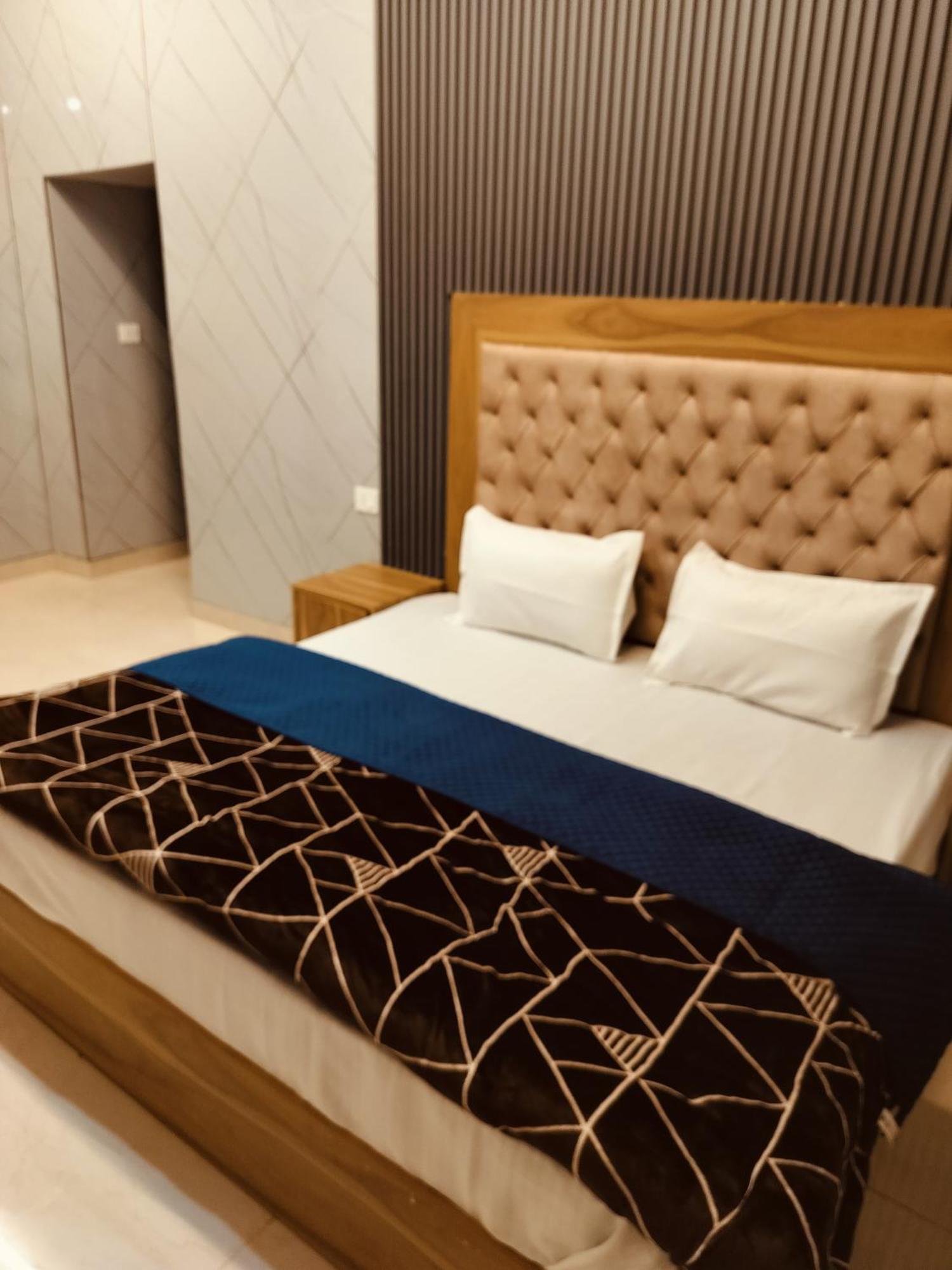 Madan Kunj B & B Mall Road Shimla Exterior foto