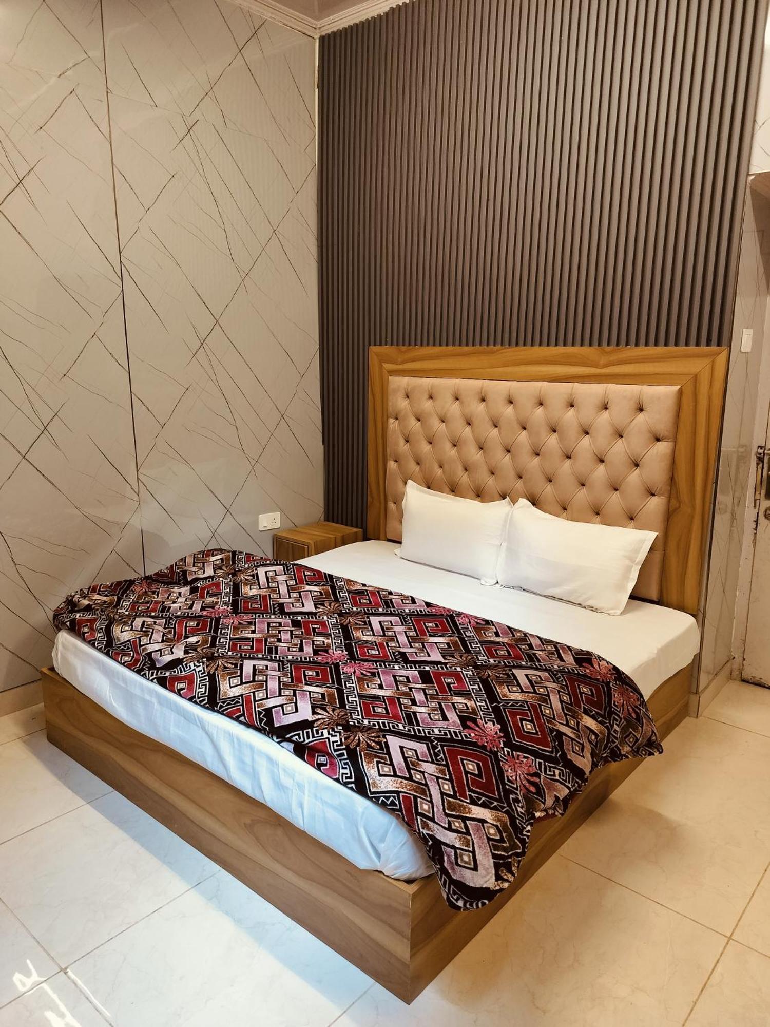 Madan Kunj B & B Mall Road Shimla Exterior foto